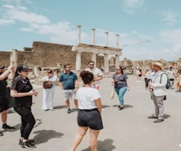 Pompeii & Herculaneum: Fast Track Ticket + Guided Tour + Roundtrip from Naples